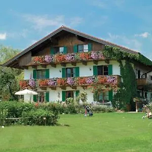 https://gstehaus-bauer-am-golfplatz.com-bavaria.com