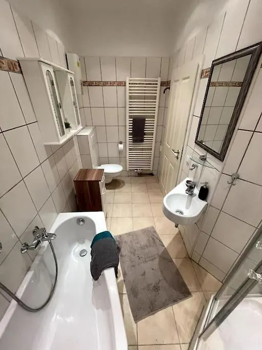 Cosy & Central Flat Near Duesseldorf Center 0*, Dusseldorf